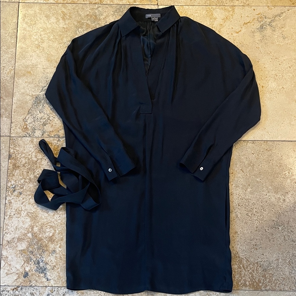 Vince black silk dress  with pockets and belt size XS / S